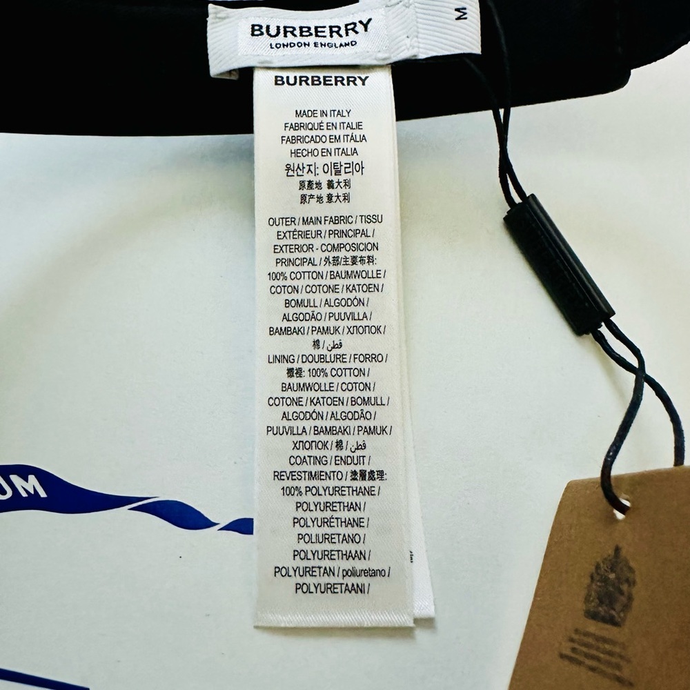 Burberry Black Leather Toiletry Bag Dome Design - Picture 4 of 12